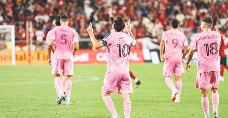 মেসির জোড়া গোল ও অ্যাসিস্টে ইন্টার মায়ামির বড় জয়